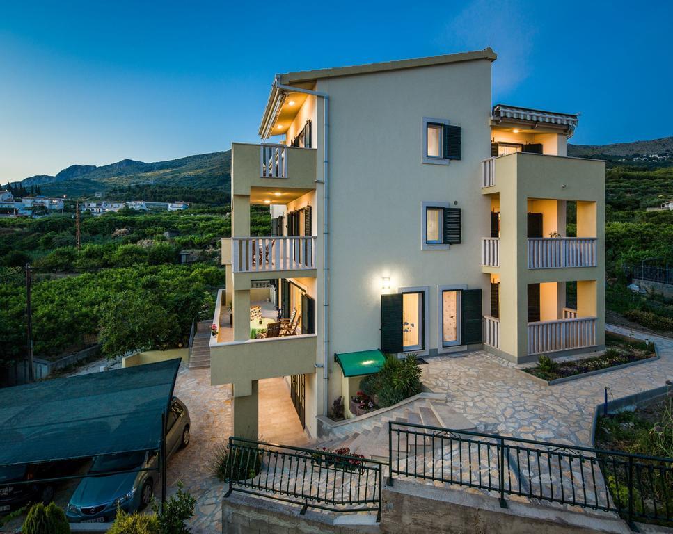 Apartments Leon Podstrana Exterior photo